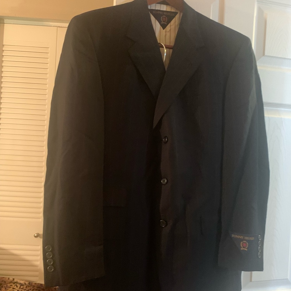 TOMMY HILFIGER NAVY PINSTRIPE SUIT. - Picture 1 of 8
